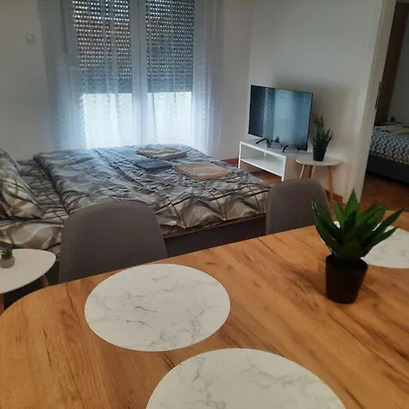 Apartment Zmaj Lux Mladenovac